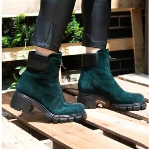 L'Idea by Lori SZ 8.5 Center Zip Emerald Green Suede Italian Lug Sole Boots $379